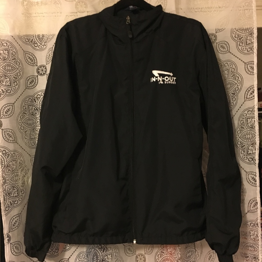 black in n out windbreaker